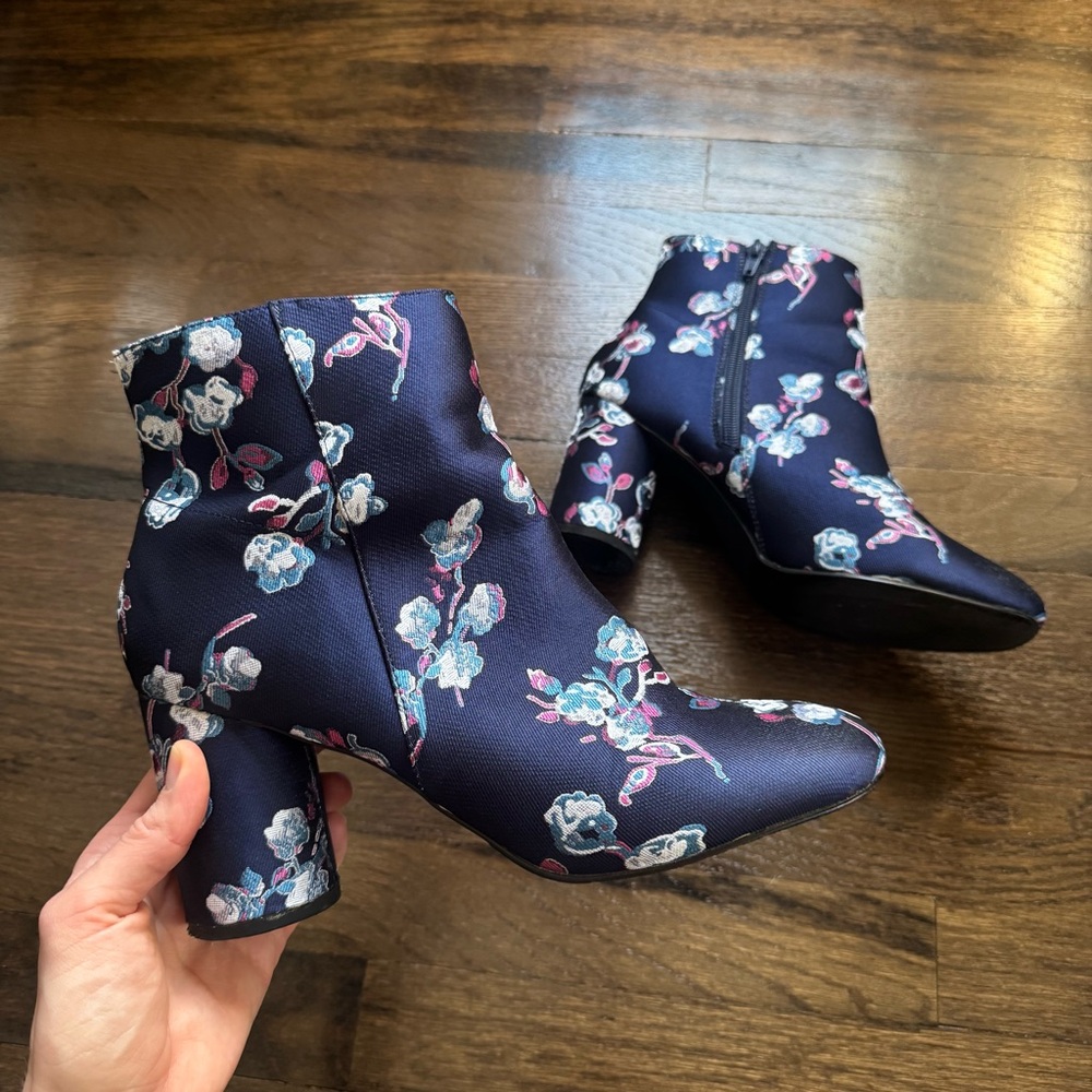 Urban Outfitters Juliet Floral Ankle Boots Blue Size 10